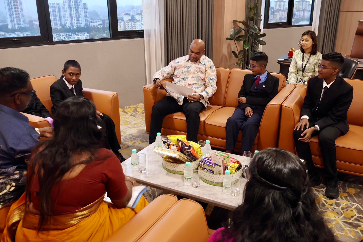 656826431 122261992616166941 5546449787897463741 N