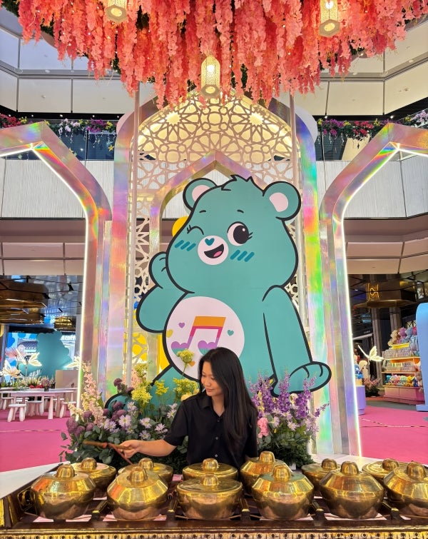 Photo Playing Malay Tradition Instrument