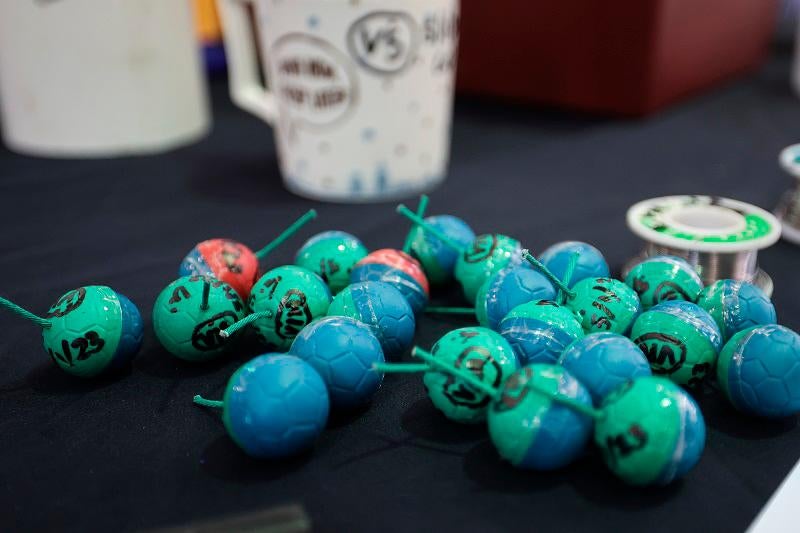 Remaja Lelaki Hampir Putus Dua Jari Akibat Mercun Bola