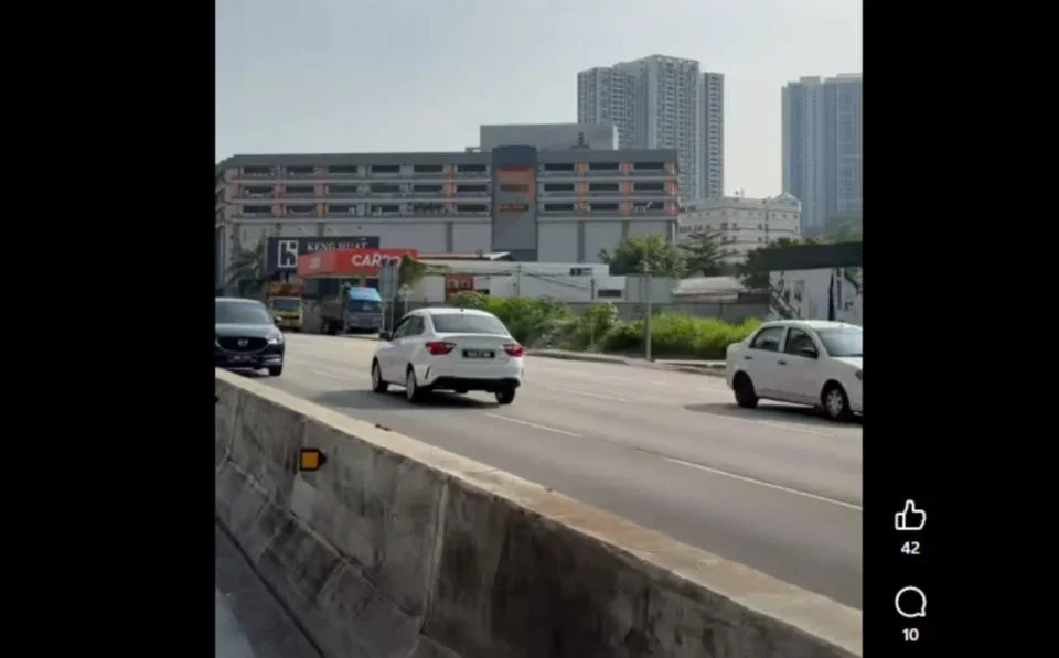 Lawan Arus 1775439103