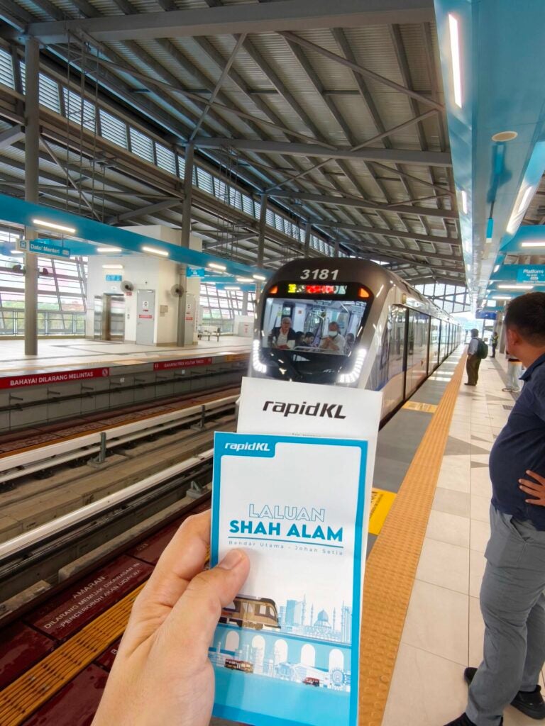 43891