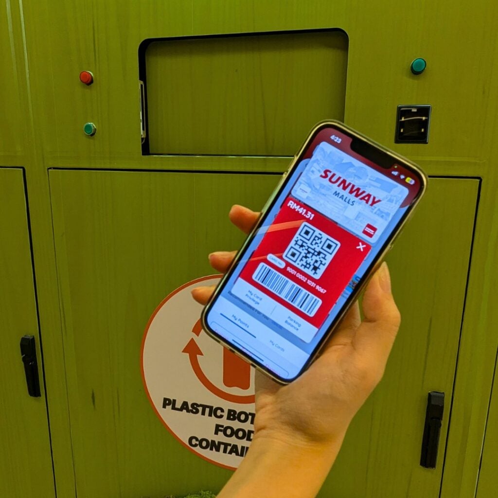 Sunway Velocity Mall Shopper Presenting Own Sunway Super App Account