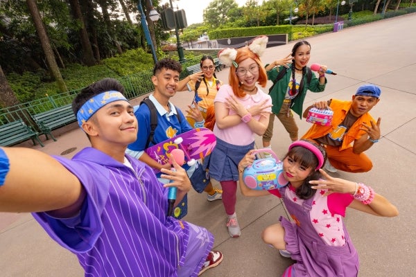 Hktb Character Moment Turning Red Credit Hong Kong Disneyland Resort